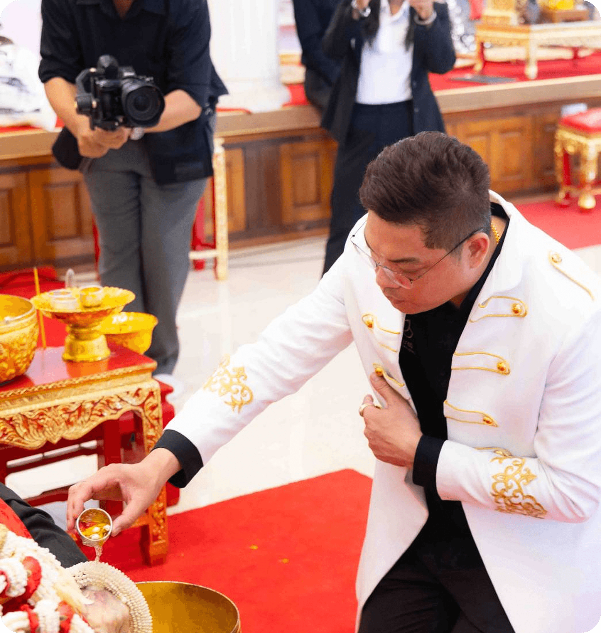 บริการพิธีรดน้ำศพ